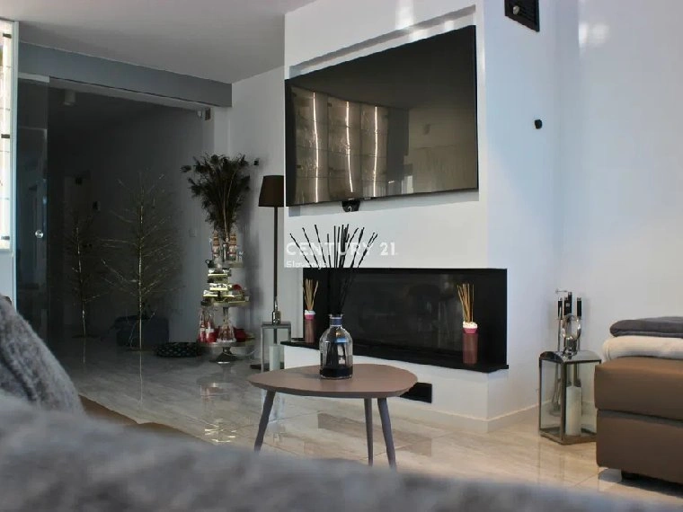 Вилла 614 m2 с открытым бассейном в Портороже, Словения