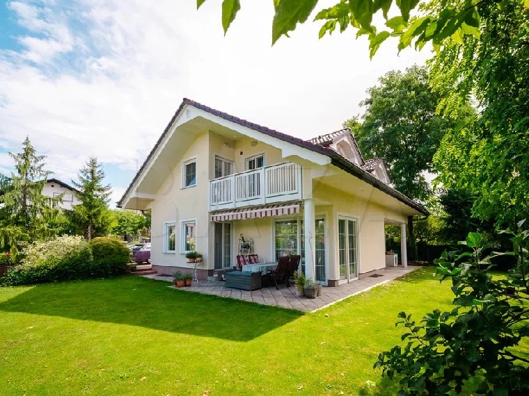 Дом 302 m2 с сауной в Гросуплье, Словения