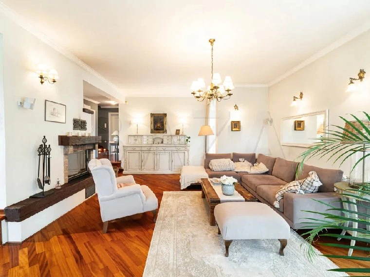 Дом 302 m2 с сауной в Гросуплье, Словения