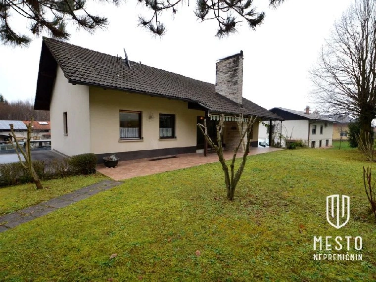 Дом 220 m2 с гаражом в Grosuplje, Словения