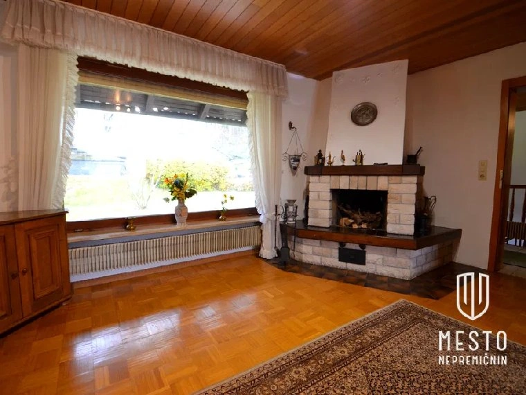 Дом 220 m2 с гаражом в Grosuplje, Словения