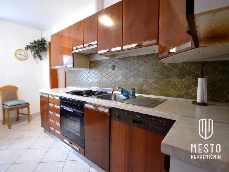 Дом 220 m2 с гаражом в Grosuplje, Словения