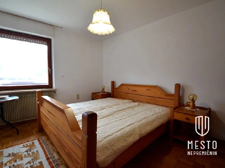 Дом 220 m2 с гаражом в Grosuplje, Словения