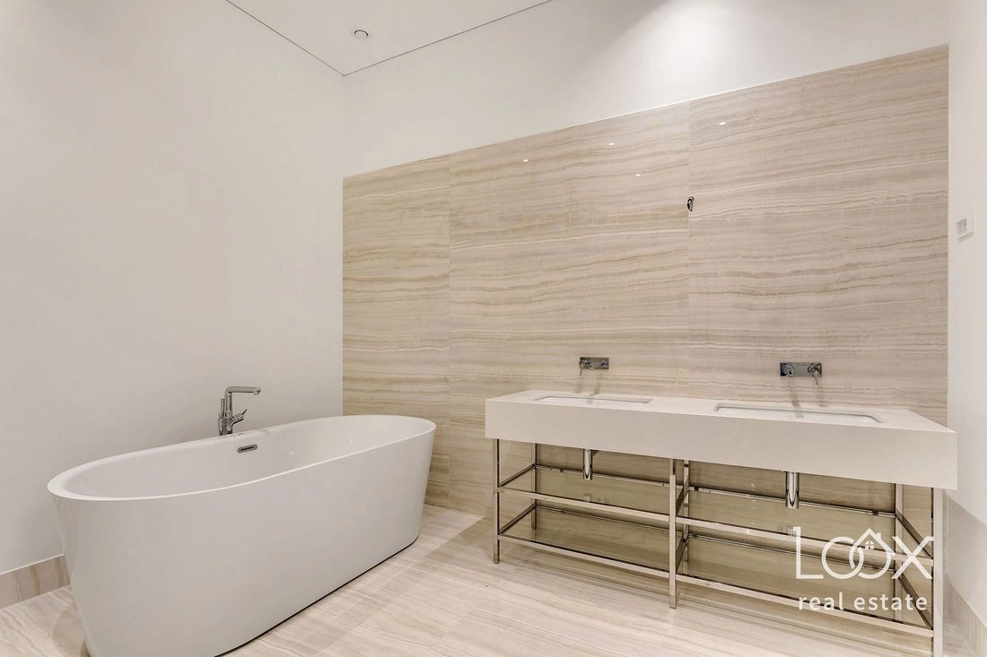 Студия в Любляне, Словения