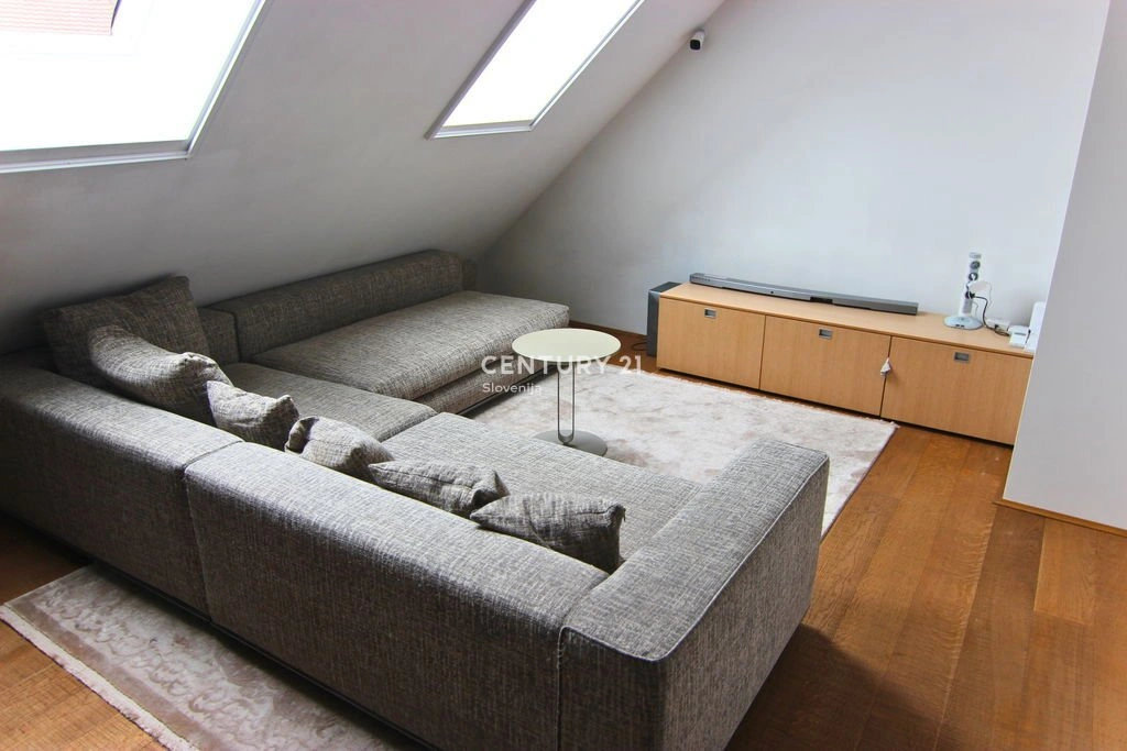 Квартира с тремя спальнями в Любляне, Словения