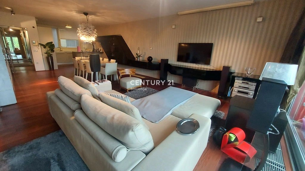 Дом с 3 спальнями в Любляне, Словения