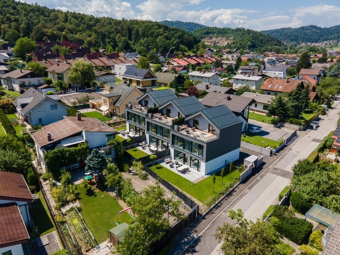 Таунхаус в Любляне, Словения