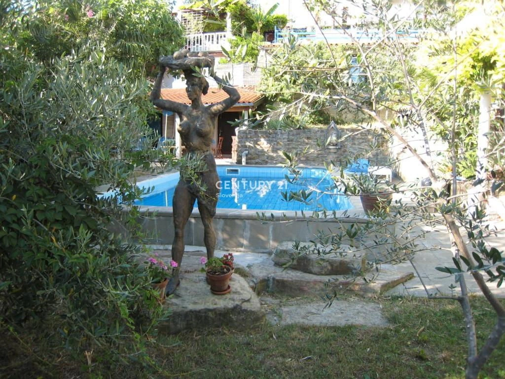 Вилла с 3 спальнями в Портороже, Словения