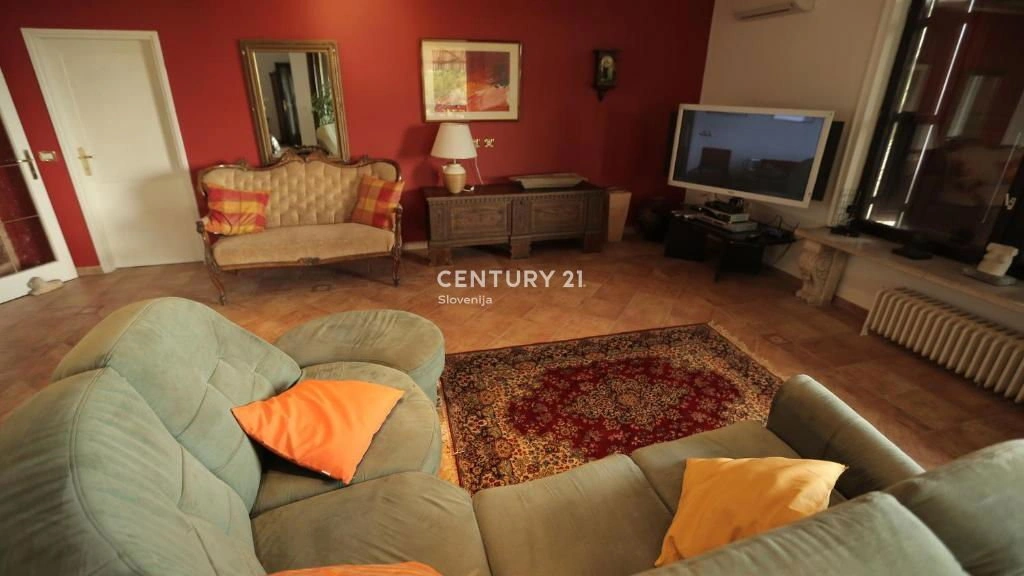 Вилла с 3 спальнями в Портороже, Словения