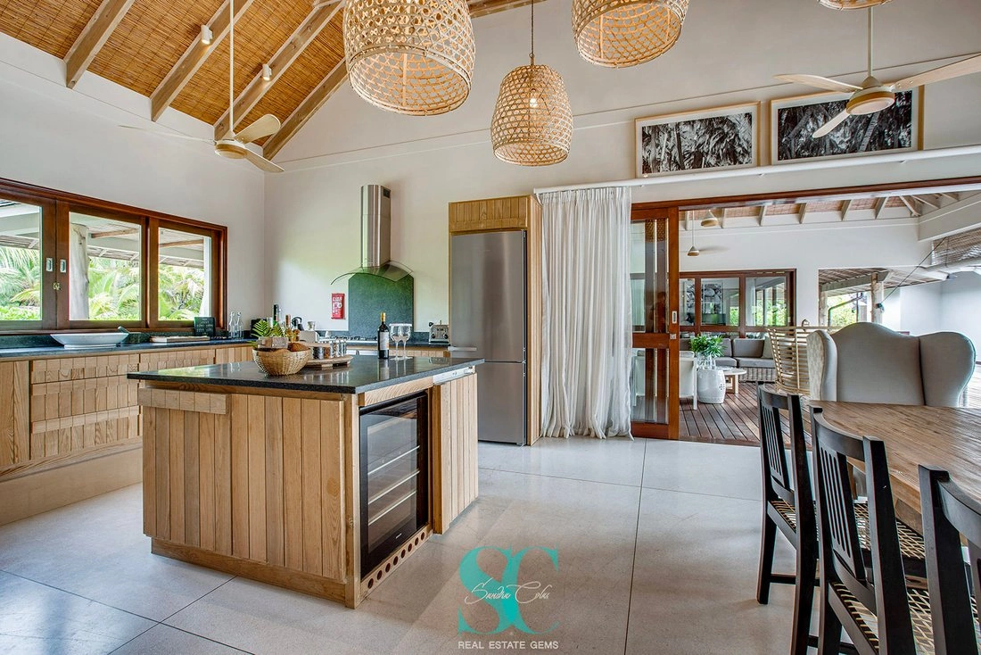 Комфортная вилла площадью 941 m² на острове Десрошь, Сейшелы