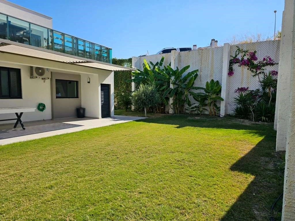 Уютная 3‑комнатная квартира в Чешме, Турция