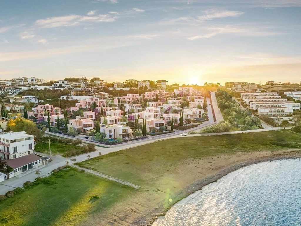 Просторная вилла с 6 спальнями в Чешме, Турция