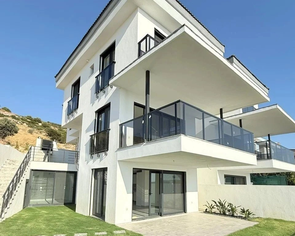 Просторная вилла с 6 спальнями в Чешме, Турция