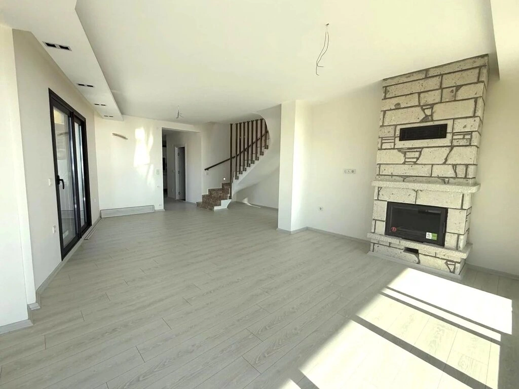 Просторная вилла с 6 спальнями в Чешме, Турция