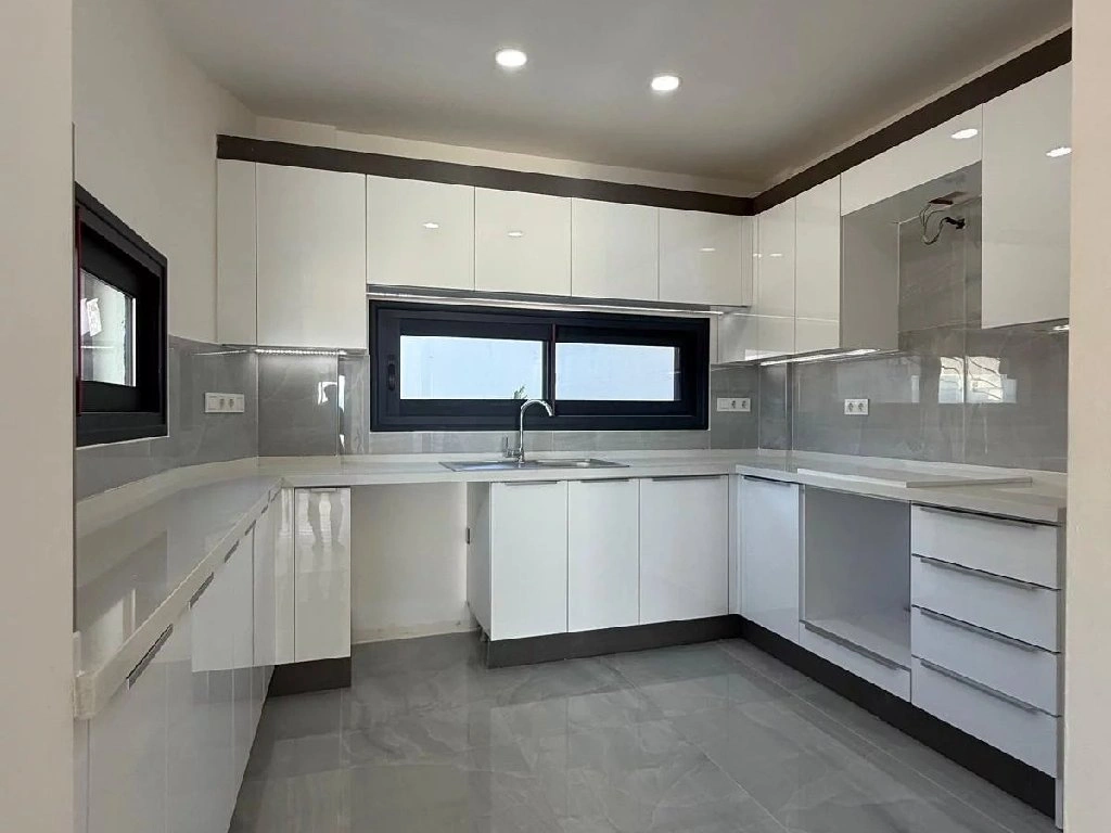 Просторная вилла с 6 спальнями в Чешме, Турция