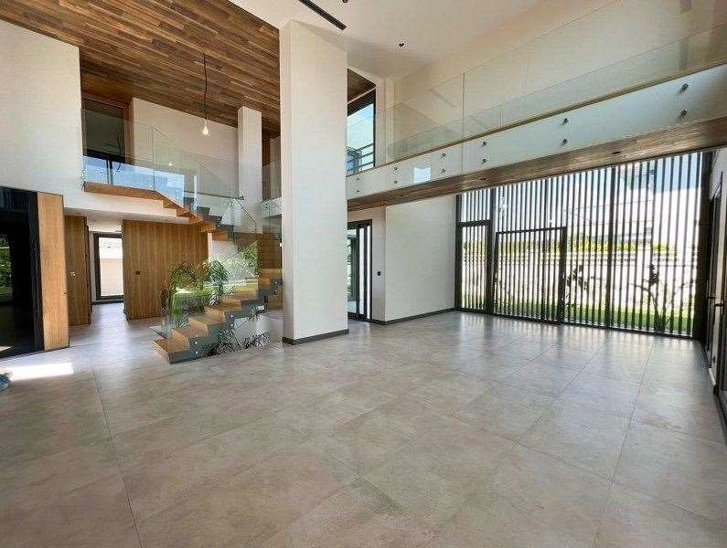 Просторная вилла с 7 спальнями в Чешме, Турция