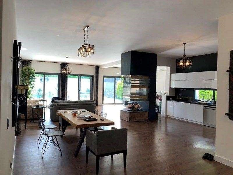 Современная вилла с 5 спальнями в Чешме, Турция