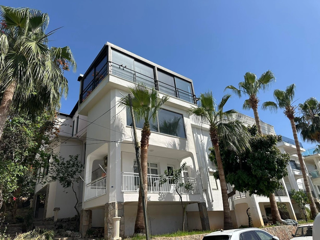 Вилла 200 m2 с парковкой в Аланье, Турция