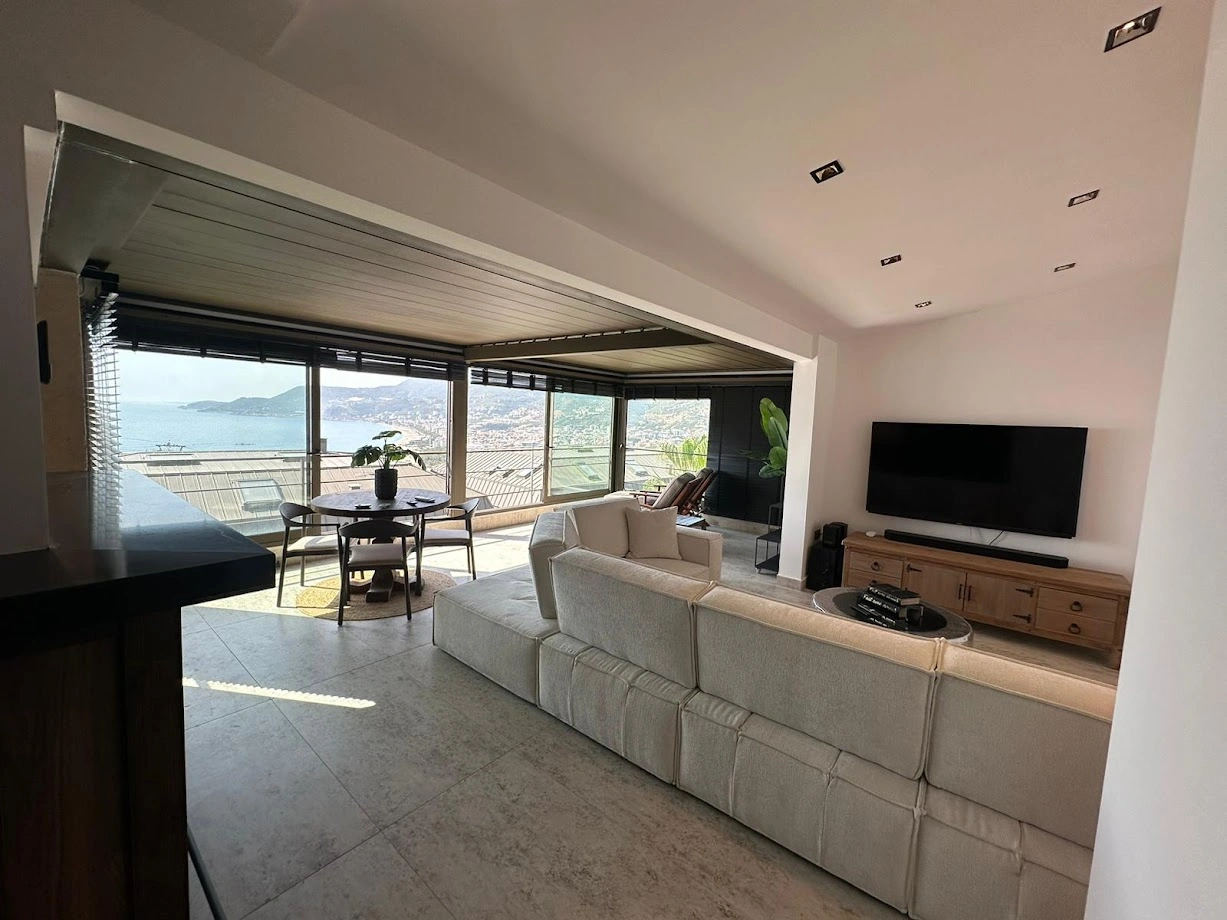 Вилла 200 m2 с парковкой в Аланье, Турция