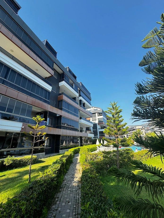 Элитная квартира 170 м2 в Алании, район Оба