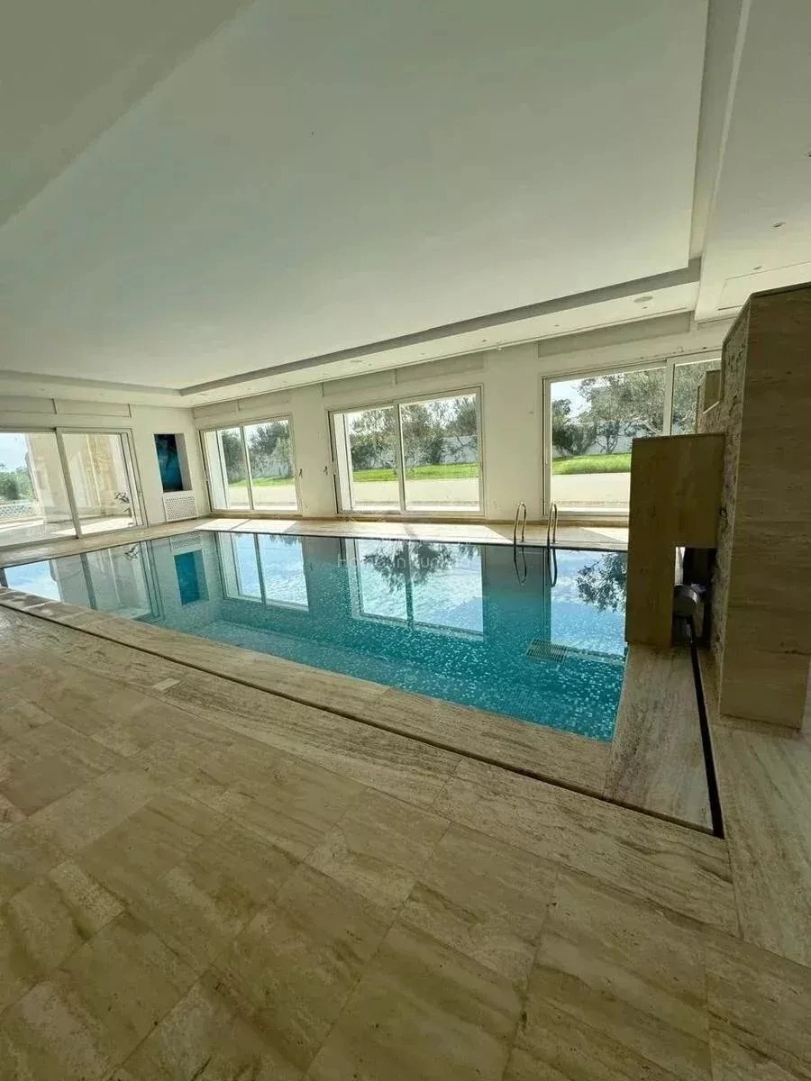 Вилла 5+1 с гаражом в Суссе, Тунис