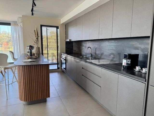 Квартира 4+1 с лифтом в Ciudad de la Costa, Уругвай