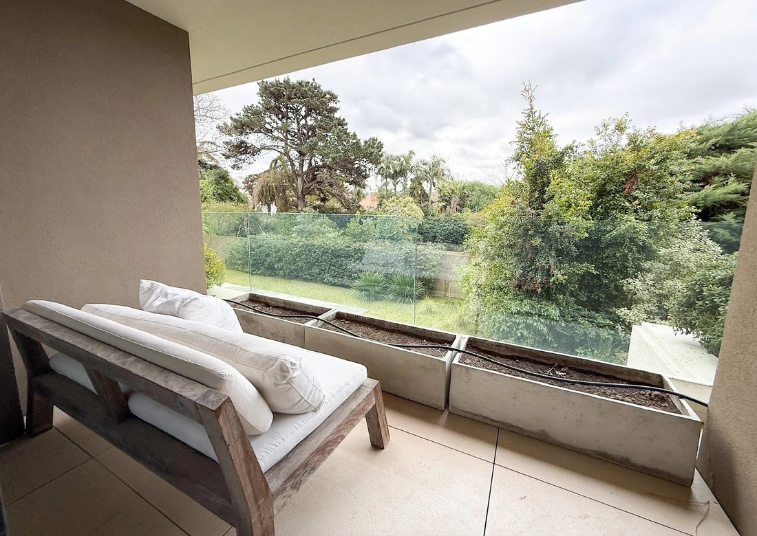 Квартира 240 m2 с парковкой в Монтевидео, Уругвай