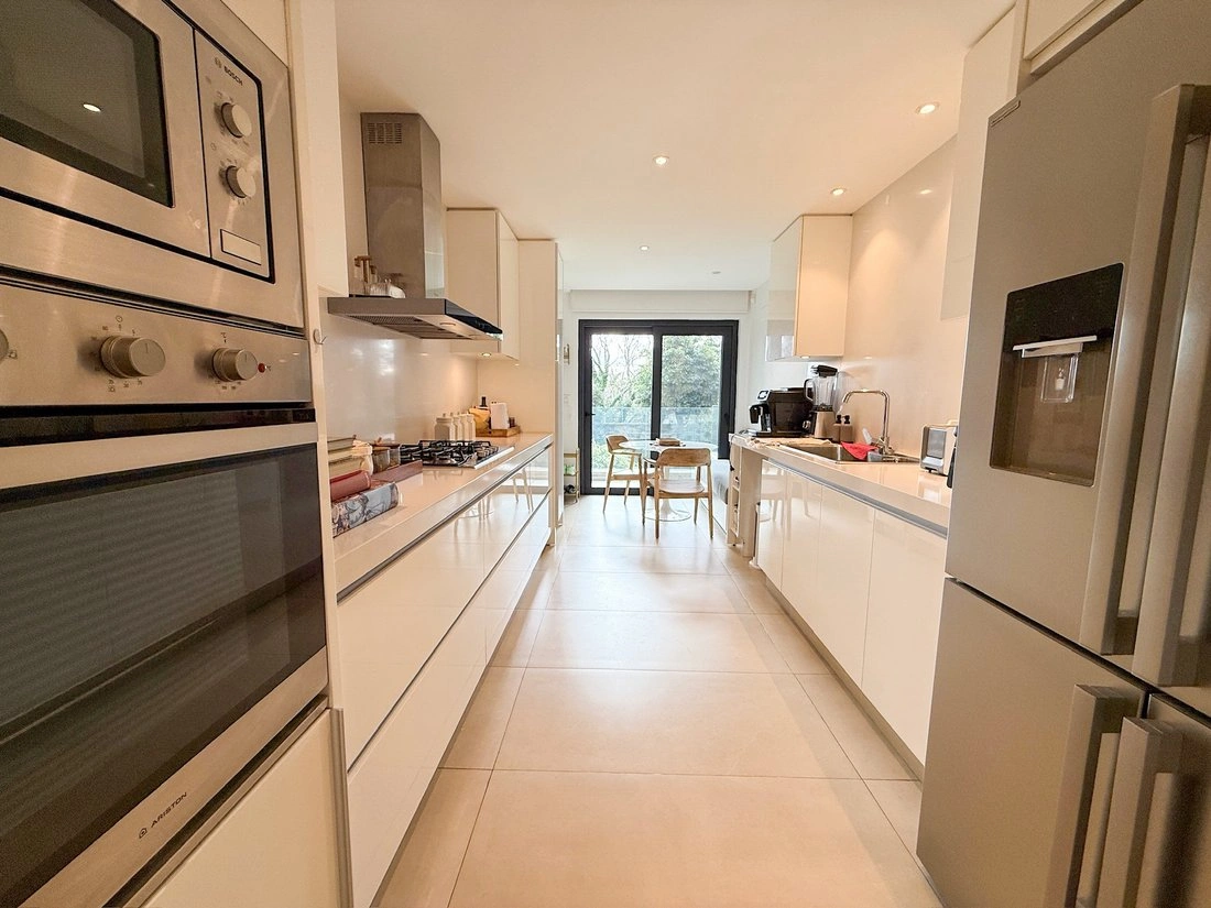 Квартира 240 m2 с парковкой в Монтевидео, Уругвай