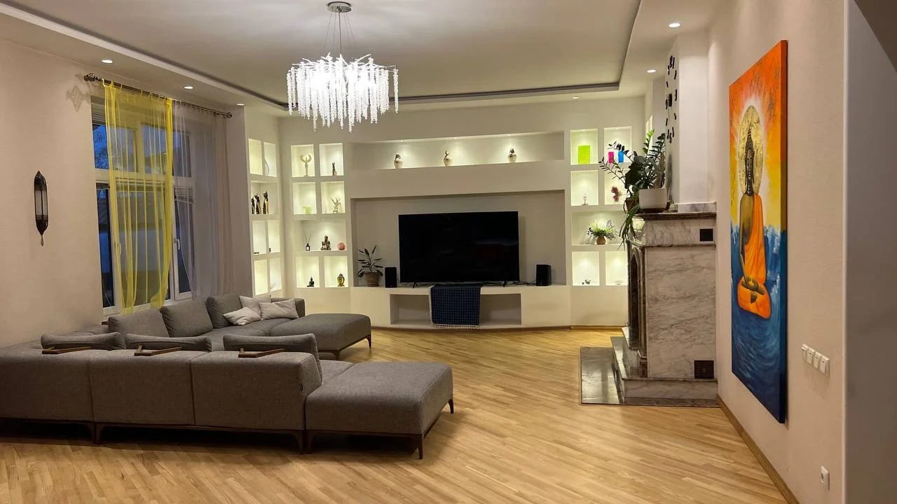 Дом 670 m2 с открытым бассейном в Ташкенте, Узбекистан