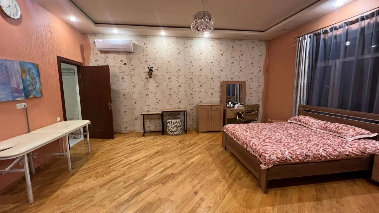 Дом 670 m2 с открытым бассейном в Ташкенте, Узбекистан