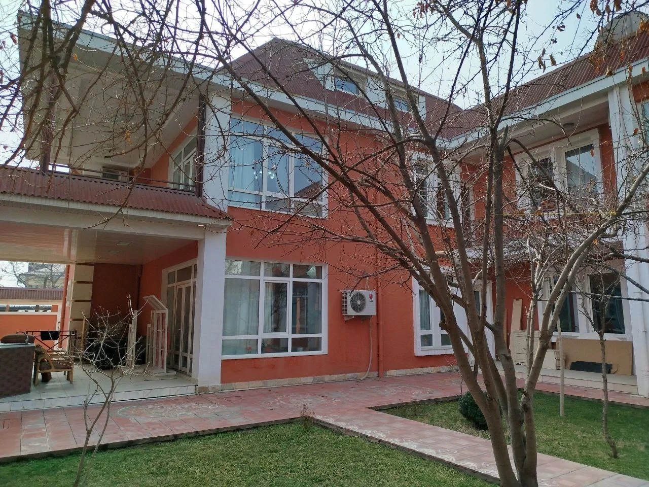 Дом 625 m2 с садом в Ташкенте, Узбекистан