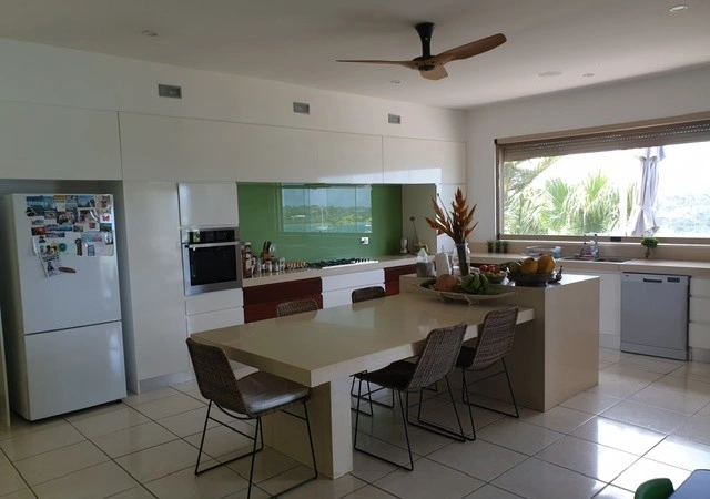 Дом 303 m2 с открытым бассейном в Port Vila, Vanuatu