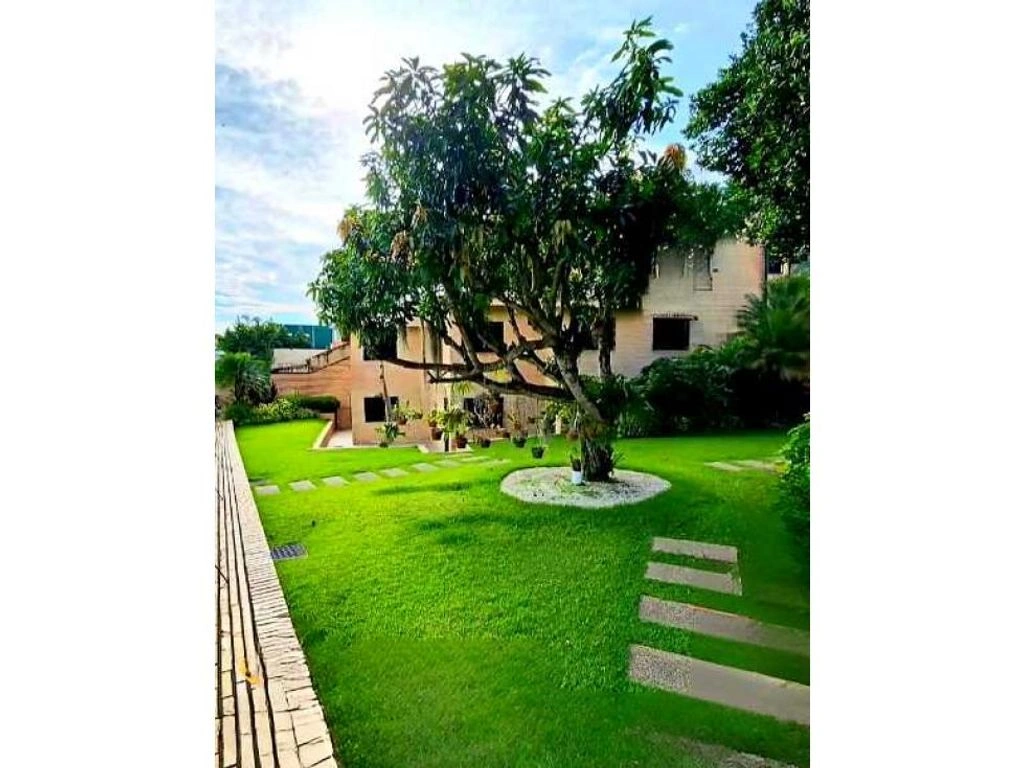 Дом 650 м² с парковкой в городе Валенсия, Венесуэла