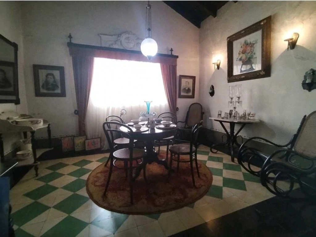 Дом 700 m2 с балконом в Валенсии, Венесуэла