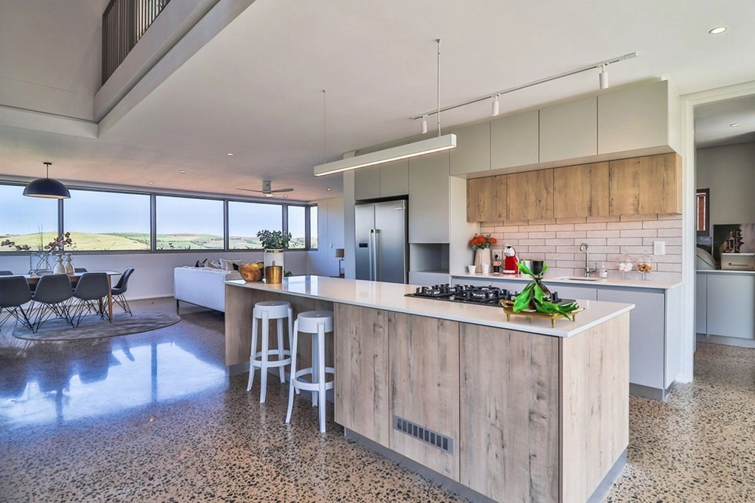 Дом 4+1 с лифтом в Дурбане, ЮАР