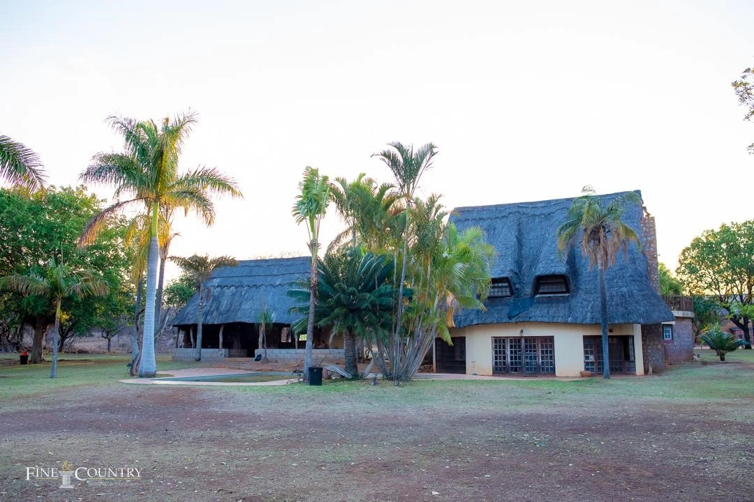 Дом 720 m2 с садом в Хараре, Зимбабве