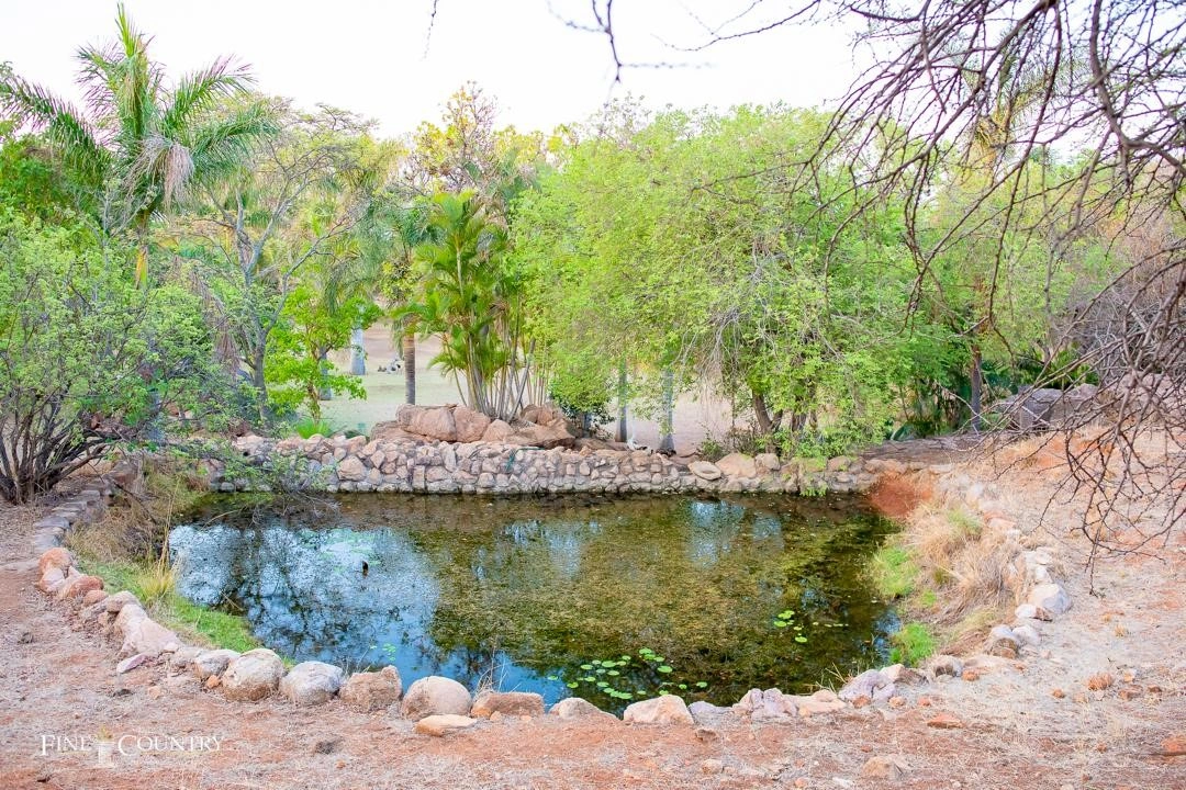 Дом 720 m2 с садом в Хараре, Зимбабве