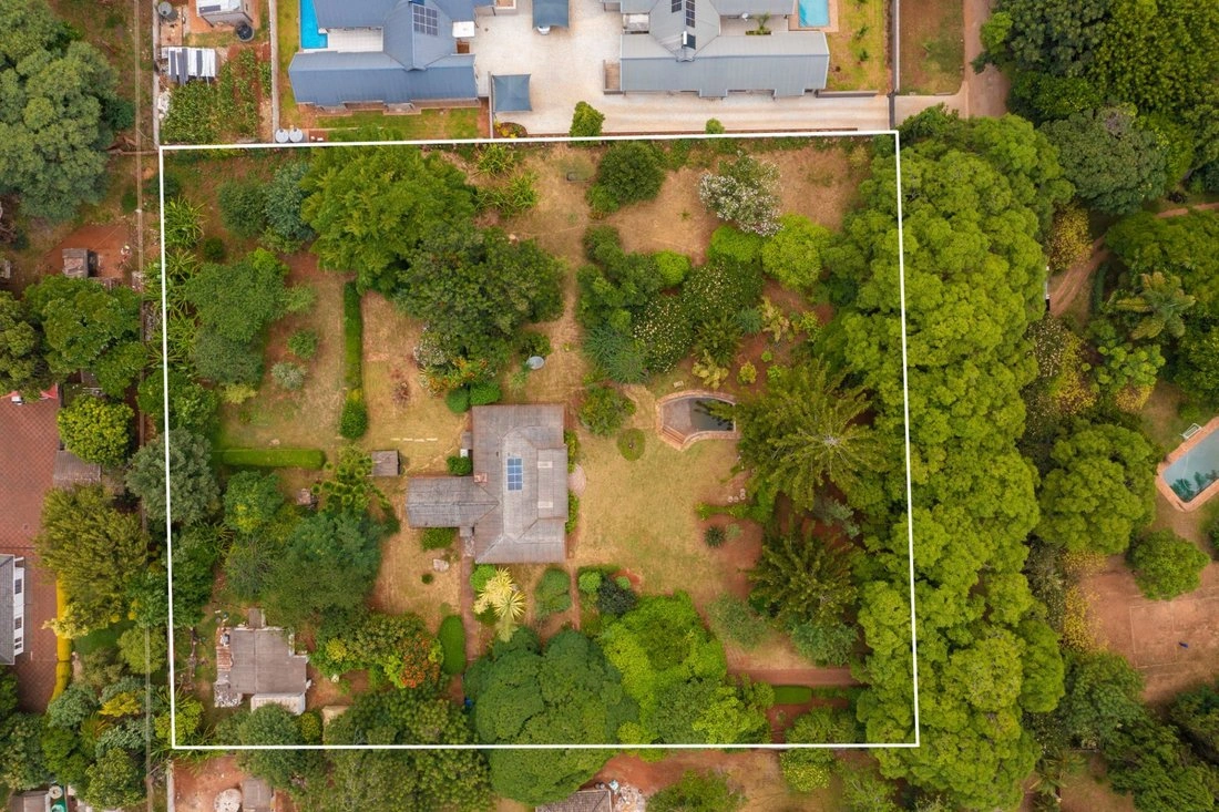 Дом 230 m2 с садом в Хараре, Зимбабве