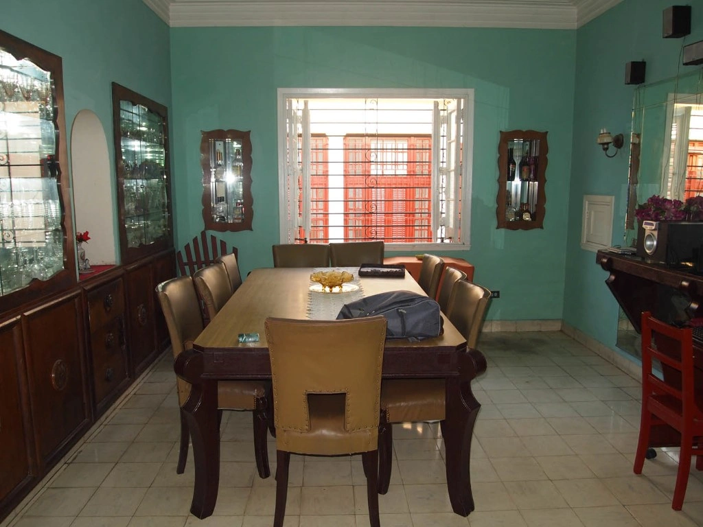 Уютный дом 12+1 в Гаване, Куба