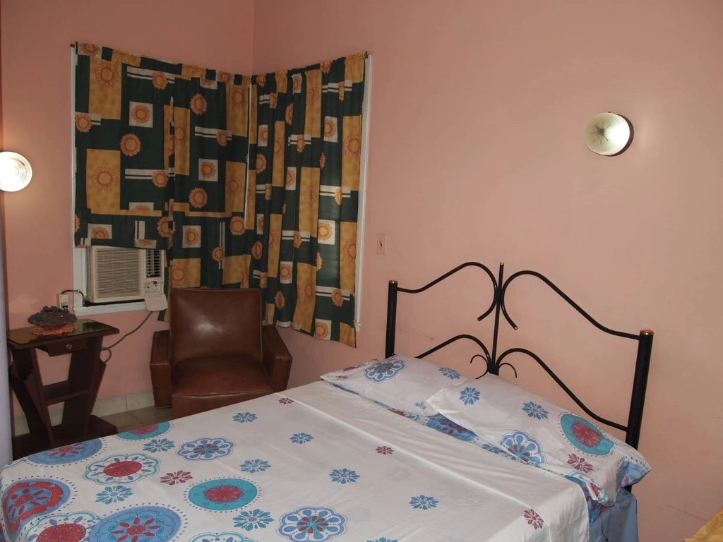 Уютный дом 12+1 в Гаване, Куба