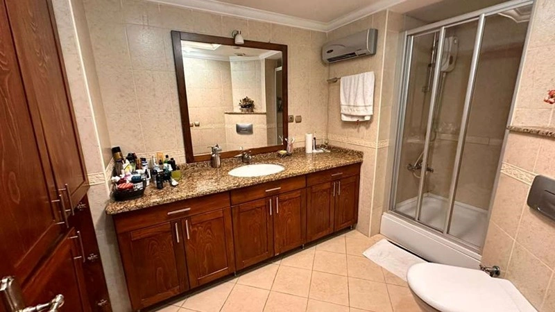 Комфортабельная квартира с четырьмя спальнями в Адане, Турция