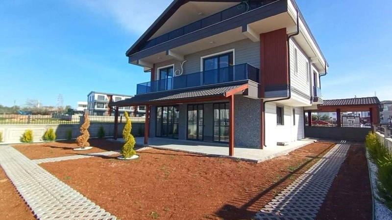 Роскошная вилла 435 м2 в Чиркипари, пригород Аданы, Турция