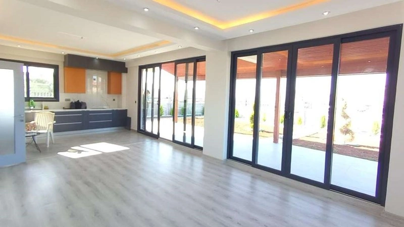 Престижный дом с 8 спальнями в Адане, Турция