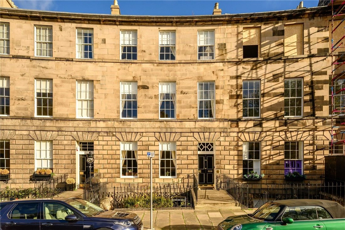 Таунхаус 5+1 с видом на горы в Эдинбурге, Великобритания