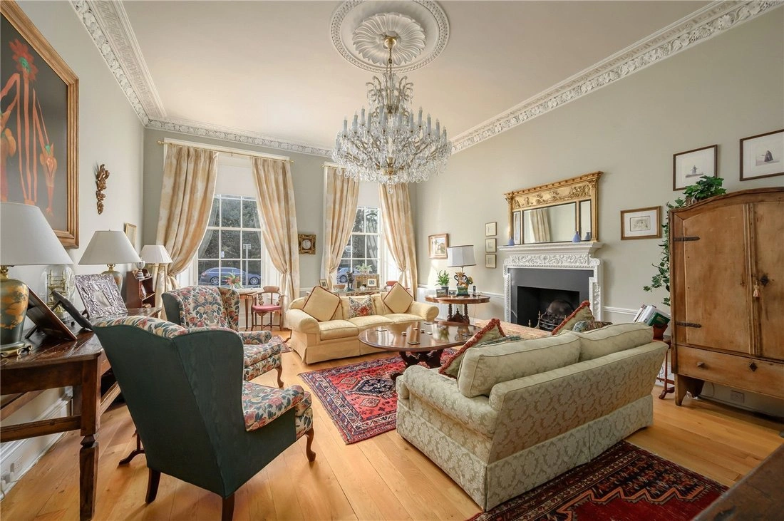 Таунхаус 5+1 с видом на горы в Эдинбурге, Великобритания