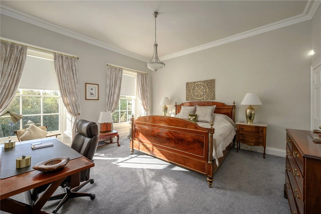 Таунхаус 5+1 с видом на горы в Эдинбурге, Великобритания