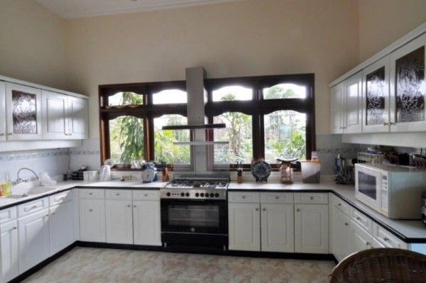 Вилла в Нуса-Дуа с 6 спальнями