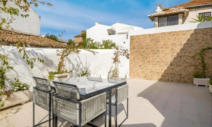 Красивая отремонтированная собственность на серебряном побережье Португалии