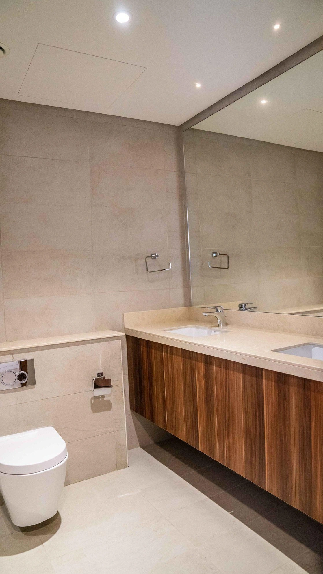 Элитный жилой комплекс на побережье в престижном районе Дубая