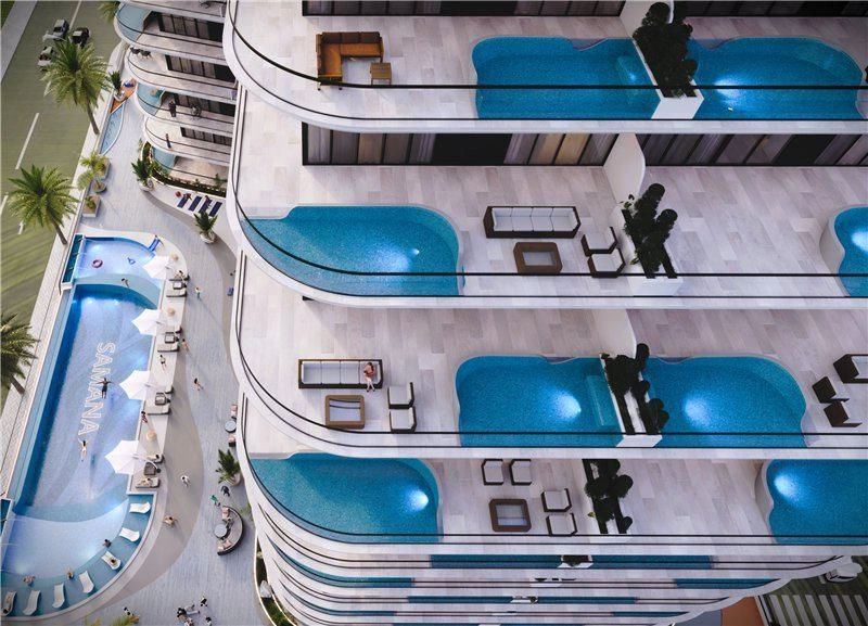 Современный жилой комплекс с видом на Дубай